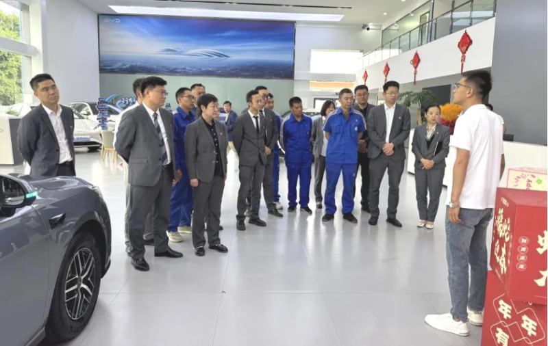 汽貿(mào)公司黨支部開(kāi)展&ldquo;走出去、學(xué)進(jìn)來(lái)，改作風(fēng)、促發(fā)展&rdquo;貫徹中央八項(xiàng)規(guī)定精神學(xué)習(xí)教育走深走實(shí)主題黨日活動(dòng)